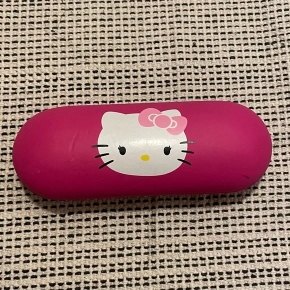 Hello Kitty Eyeglass case - Picture 2 of 5